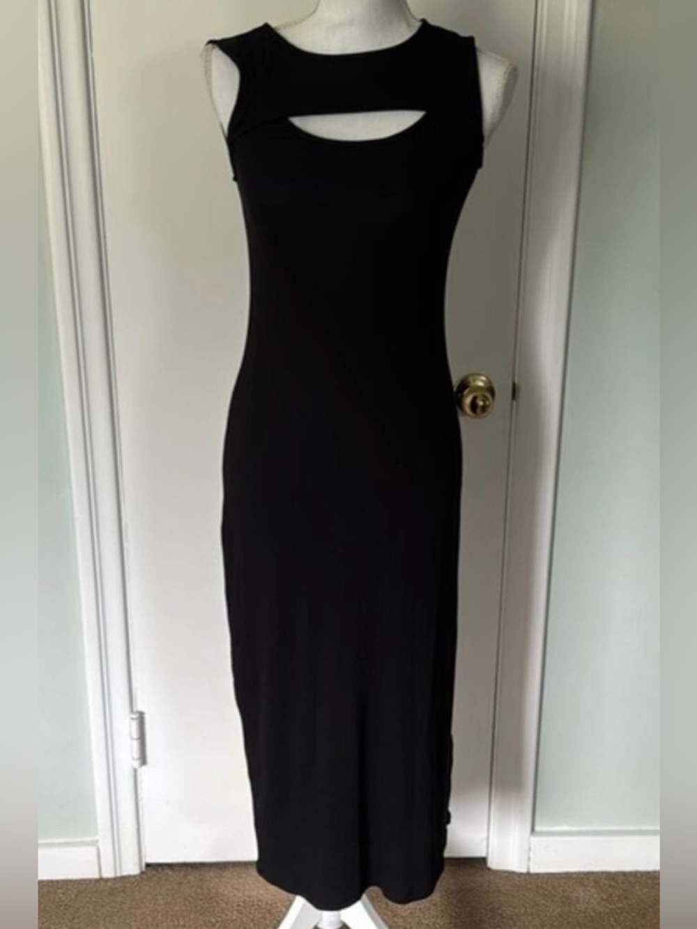 41 Hawthorn Black Solid Bodycon Cut Out Round Neck Sleeveless Midi
Dress XL